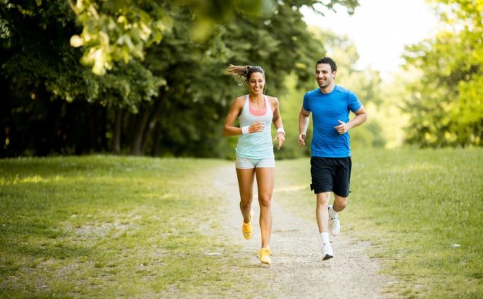 Per dimagrire è meglio correre o camminare?