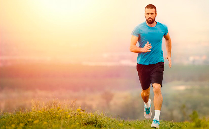 Correre con i pesi fa bene o fa male?