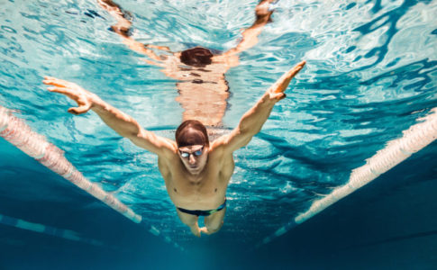 Come nuotare a stile libero velocemente